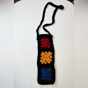 Granny square water bottle bag.